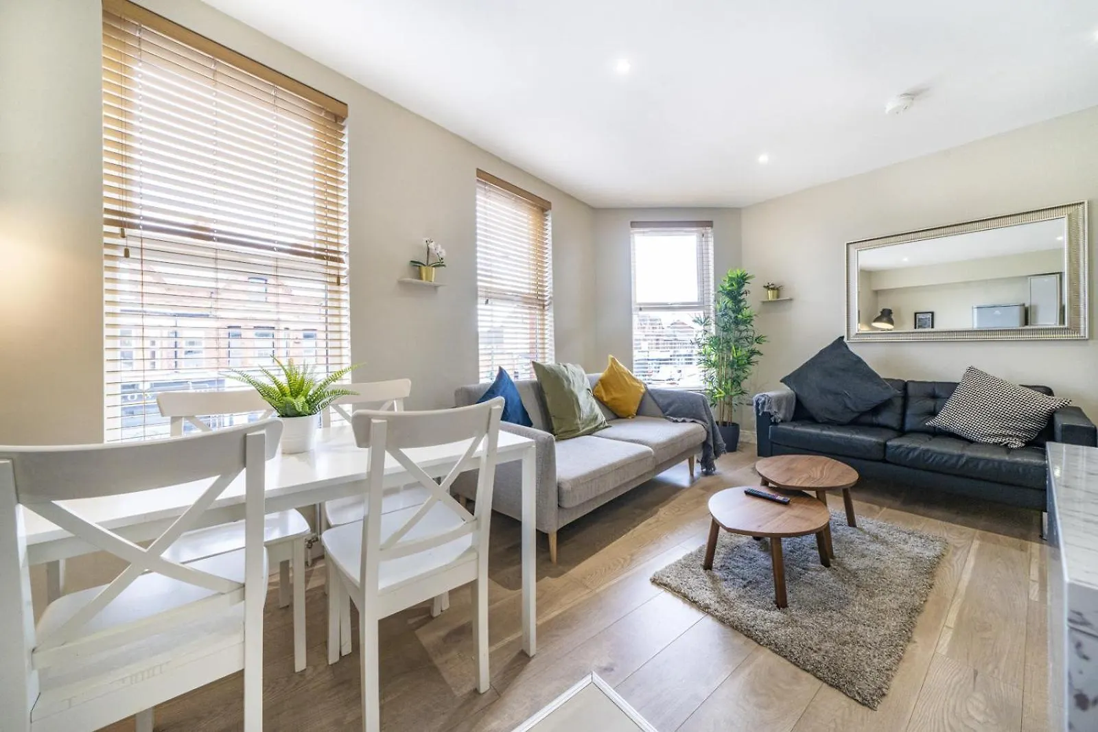 Apartment The Woodstock - 2 Bd Mod Duplex Ap - Gold Short Term Stays Belfast United Kingdom